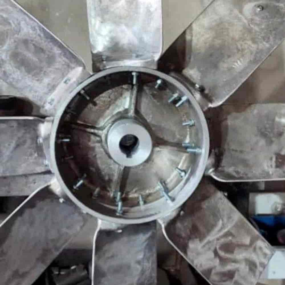 المروحة 140 سم 900 طلقة